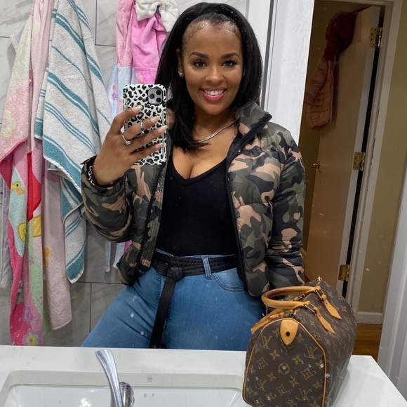 Meet your Posher, Laurèn Mari - Picture 5 of 14